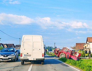 ПОВРИЈЕЂЕН ВОЗАЧ АУТОМОБИЛА
