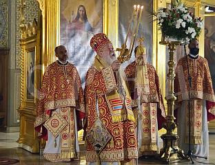 МИТРОПОЛИТ ХРИЗОСТОМ СЛУЖИО У САБОРНОМ ХРАМУ У САРАЈЕВУ