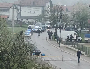 ЖЕНУ У КОТОР ВАРОШУ АУТОМОБИЛ УСМРТИО НА ТРОТОАРУ