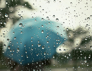 ОБЛАЧНО СА КИШОМ И СВЈЕЖИЈЕ