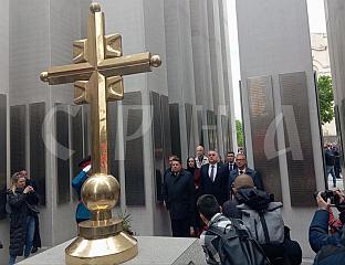 ПОЛОЖЕНИ ВИЈЕНЦИ НА ЦЕНТРАЛНОМ СПОМЕН-ОБИЉЕЖЈУ ПОГИНУЛИМ СРПСКИМ БОРЦИМА