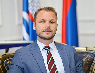 СТАНИВУКОВИЋ ЧЕСТИТАО ДАН ГРАДА