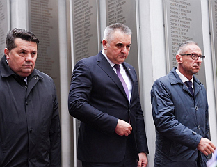 МИНИЋ: ЖРТВА ПОГИНУЛИХ БОРАЦА ОБАВЕЗУЈЕ ДА ЧУВАМО СЛОБОДУ И ГРАДИМО МИР