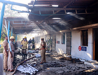 ПОГИНУЛО 14 ЉУДИ ОД ЕКСПЛОЗИЈЕ У ФАБРИЦИ ПЕТАРДИ