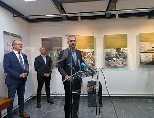 АРБУТИНА: ОБАВЕЗА ДА СЕ СУПРОТСТАВИМО СЛАВЉЕЊУ ЗЛОЧИНАЦА ИЗ ДРУГОГ СВЈЕТСКОГ РАТА