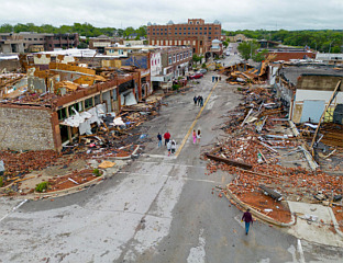 ТОРНАДО РАЗОРИО ГРАД У ОКЛАХОМИ