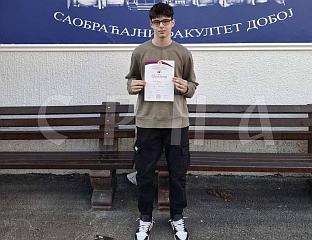 СТЕФАН ГРУЈИЧИЋ - РЕПУБЛИЧКИ ШАМПИОН У ФИЗИЦИ У ЈУНУ ПУТУЈЕ НА БАЛКАНИЈАДУ У ТУРСКОЈ