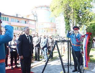 ПОЛОЖЕНИ ВИЈЕНЦИ КОД СПОМЕН-ОБИЉЕЖЈА СРБИМА УБИЈЕНИМ У "БЉЕСКУ"