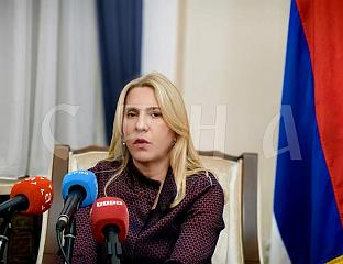 ШМИТ ДОВЕО БиХ ДО ПОЛИТИЧКЕ СМРТИ, СРПСКА СВЕ ИЗДРЖАЛА