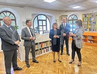 ГОЈКОВИЋЕВА ПОСЈЕТИЛА НАРОДНУ БИБЛИОТЕКУ ТРЕБИЊЕ