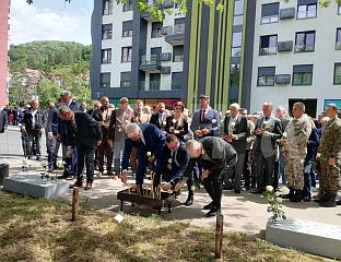 НА МЈЕСТУ УБИСТВА 54 МЛАДИЋА - ТАМЈАН, РУЖЕ И ВОШТАНИЦЕ