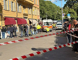 ПОВРИЈЕЂЕНО 10 ЉУДИ КАДА ЈЕ АУТОМОБИЛ УДАРИО У ПЈЕШАКЕ У МОДЕНИ