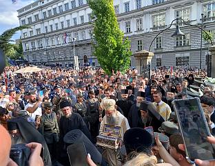 ПОЈАС ПРЕСВЕТЕ БОГОРОДИЦЕ СВЕЧАНО ДОЧЕКАН У ВАЗНЕСЕЊСКОЈ ЦРКВИ