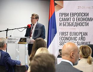 ДИЗЕН: ОСЛОНИТИ СЕ НА МУЛТИПОЛАРНОСТ