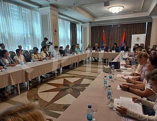 МИНИЋ: ОСТАВИТИ СВЈЕДОЧАНСТВО О СТРАДАЊУ НЕВИНИХ СРПСКИХ ЖРТАВА