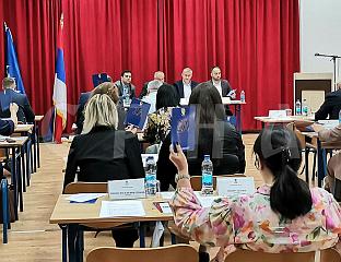 ПРЕМИЈЕРУ МИНИЋУ И ГИМНАЗИЈИ НАЈВИШЕ ГРАДСКО ПРИЗНАЊЕ