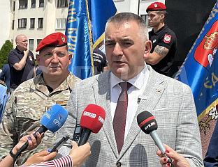 ПОЛИЦИЈА МОРА ДА ИМА ДОБРЕ ПЛАТЕ И ДОБРУ ОПРЕМУ