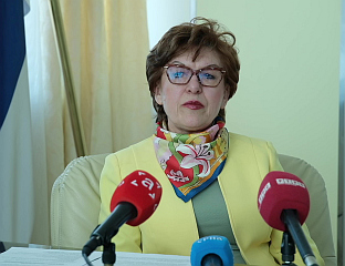 ЈАВНИ ДУГ НА КРАЈУ ГОДИНЕ БИЋЕ 38 ОДСТО БДП, А ЗА ВРИЈЕМЕ ОПОЗИЦИЈЕ ИЗНОСИО ЈЕ 55 ОДСТО БДП
