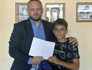 У ОСНОВНОЈ ШКОЛИ У ДВОРИВИМА НАГРАДЕ ЗА УЧЕНИЧКИ "НАЈГЕСТ ГОДИНЕ"