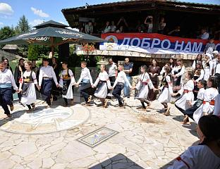 У СРПСКУ СТИГЛО 800 ДЈЕЦЕ И СА КОСОВА И МЕТОХИЈЕ