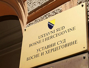 ОЦЈЕНА ШМИТОВИХ ИНТЕРВЕНЦИЈА НА ДНЕВНОМ РЕДУ НАКОН ШЕСТ МЈЕСЕЦИ ОДУГОВЛАЧЕЊА