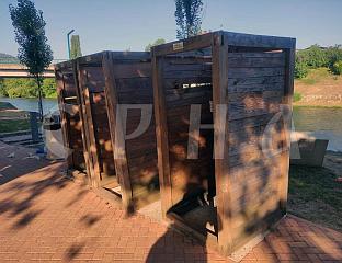 ДЕВАСТИРАНЕ КАБИНЕ ЗА ПРЕСВЛАЧЕЊЕ НА ПЛАЖИ КОД ЗЕЛЕНОГ МОСТА