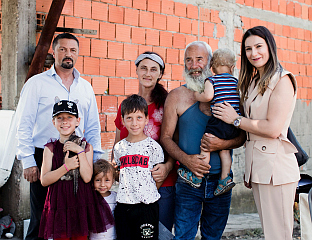 НОВЧАНА ДОНАЦИЈА СЕДМОЧЛАНОЈ ПОРОДИЦИ САРАЈЛИЋ ИЗ ЗВОРНИЧКОГ СЕЛА СНАГОВО