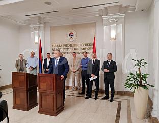МИНИЋ: КОМПРОМИСОМ ДО УРЕЂЕЊА ПРАВА ЗАПОСЛЕНИХ У ЈАВНОЈ УПРАВИ