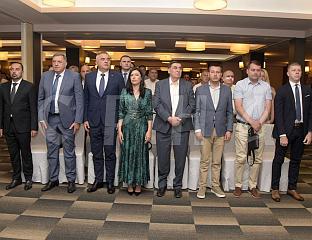 ПОЧЕЛА СВЕЧАНА АКАДЕМИЈА, ПРИСУСТВУЈУ МИНИЋ И ДОДИК