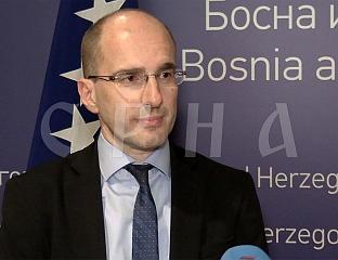 МАРКОВИЋ: НАЦИОНАЛНЕ МАЊИНЕ НЕ ТРЕБА ДА БУДУ ДИСКРИМИНИСАНЕ