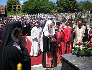 ПАТРИЈАРХ СЛУЖИ ПАРАСТОС ЗА 3.267 УБИЈЕНИХ СРБА