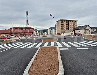 ЗАСТАВА СРПСКЕ ЗАВИЈОРИЛА СЕ НА ЈАРБОЛУ У ПАЛАМА