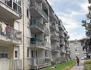 ЖЕНА БАЧЕНА СА ТРЕЋЕГ СПРАТА ВЕЗАНИХ РУКУ, УХАПШЕН ЊЕН ПАРТНЕР