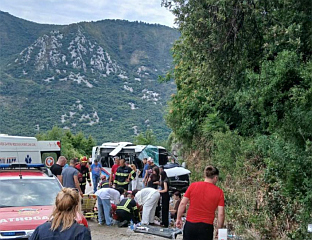 ПОВРИЈЕЂЕНИ У САОБРАЋАЈНОЈ НЕСРЕЋИ СУТРА ЋЕ ИЗ ЦРНЕ ГОРЕ БИТИ ПРЕБАЧЕНИ У НИШ