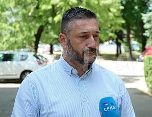 НИНКОВИЋ: ЗАПУШТЕНА УЛИЦА БЛАГОЈА ПАРОВИЋА СЛИКА БРОЈНИХ ДРУГИХ У ГРАДУ