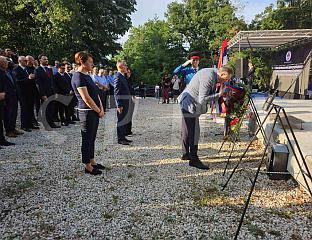 ПОЛАГАЊЕМ ВИЈЕНАЦА НАСТАВЉЕНО ОБИЉЕЖАВАЊЕ ДАНА СЈЕЋАЊА НА ДЈЕЦУ УБИЈЕНУ И УМОРЕНУ У НДХ