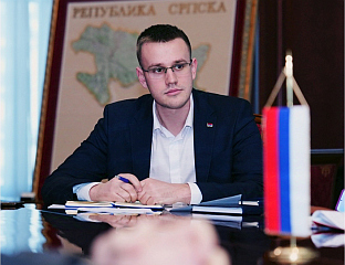 ЛОЗО: ПОЛИTИЧКА ПОХЛЕПА МОРАЛНО ДИСКВАЛИФИКОВАЛА КРЕСОЈЕВИЋА