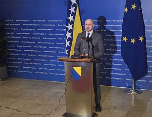 ПЕТКОВИЋ: КОНАКОВИЋ ДА ОБЈАВИ КОМЕ СУ И ПО КОЈЕМ ОСНОВУ ИЗДАВАНИ ДИПЛОМАТСКИ ПАСОШИ