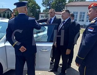 МИНИЋ УРУЧИО КЉУЧЕВЕ НОВИХ ВОЗИЛА ПРИПАДНИЦИМА МУП-а