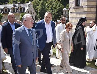 ДОДИК: ОПСТАЛИ СМО ЗАХВАЉУЈУЋИ ПОСВЕЋЕНОСТИ ПРАВОСЛАВНОЈ ВЈЕРИ