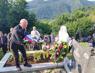 ПОЛОЖЕНО ЦВИЈЕЋЕ НА ГРОБ СВИРЕПО УБИЈЕНОГ СРПСКОГ ДЈЕЧАКА СЛОБОДАНА СТОЈАНОВИЋА