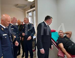 БУДИМИР: ПОЛИЦЕ ОФФИЦЕРС АМОНГ ТХЕ МОСТ НУМЕРОУС БЛООД ДОНОРС
