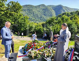 MINIĆ LAYS WREATH AT GRAVE OF SLOBODAN STOJANOVIĆ, WHO WAS BRUTALLY MURDERED
