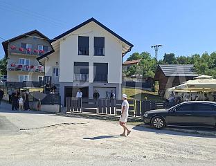 ВУЧИЋ И ДОДИК СТИГЛИ У ЧИПУЉИЋ, РОДНО СЕЛО ВУЧИЋЕВОГ ОЦА