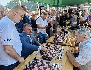 СУСРЕТИ ПРЕДСТАВНИКА ЗВОРНИКА И МАЛОГ ЗВОРНИКА НА КРАЉЕВОМ МОСТУ