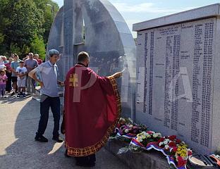 СЛУЖЕН ПАРАСТОС ЗА СТРАДАЛЕ СРБЕ У ЈЕЖЕСТИЦИ