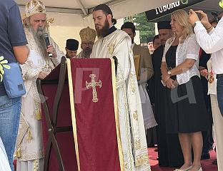 METROPOLITAN FOTIJE: GREAT JOY TO SEE CHURCHYARD FILLED WITH PEOPLE