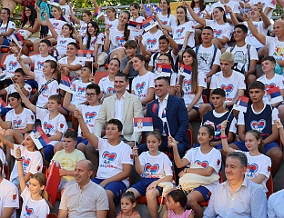 МИЛИЋЕВИЋ: СРБИЈА ЈЕ КУЋА ЗА СВУ СРПСКУ ДЕЦУ