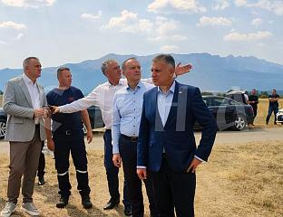 МИНИЋ ПОСЈЕТИО ПОЖАРИШТЕ И НАЈАВИО УЛАГАЊЕ У ВАТРОГАСНУ ОПРЕМУ