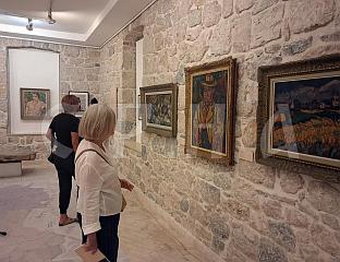 ОTВОРЕНА ИЗЛОЖБА СЛИКА И ФОTОГРАФИЈА АTЕЉЕА СРПСКИХ УМЈЕTНИКА